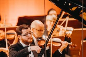 Earthquake  Tomasz Zajac, Klavier - Konzerte mit jungen Künstlerinnen und Künstlern