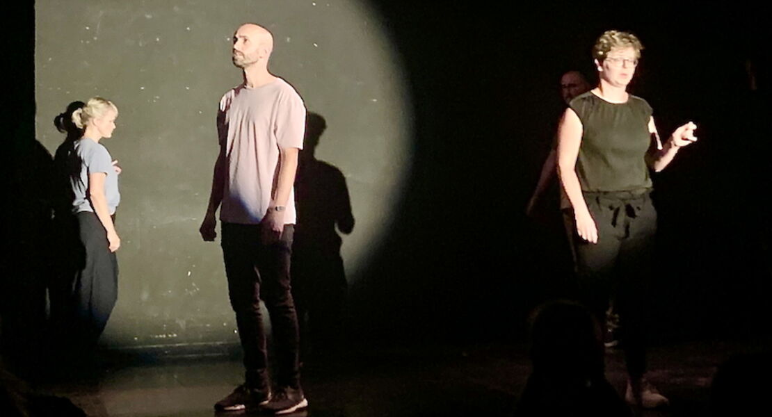 into-the-nowhere-klassisches-theater-trifft-improvisation-klassisches-theater-trifft-improvisation