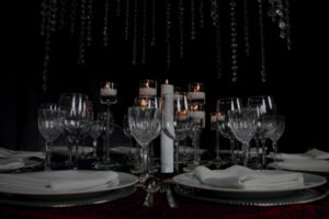 Das Dark Dinner