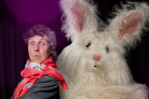 Kaninchen ohne Taille - Comedymagic de Luxe mit Monsieur Brezelberger