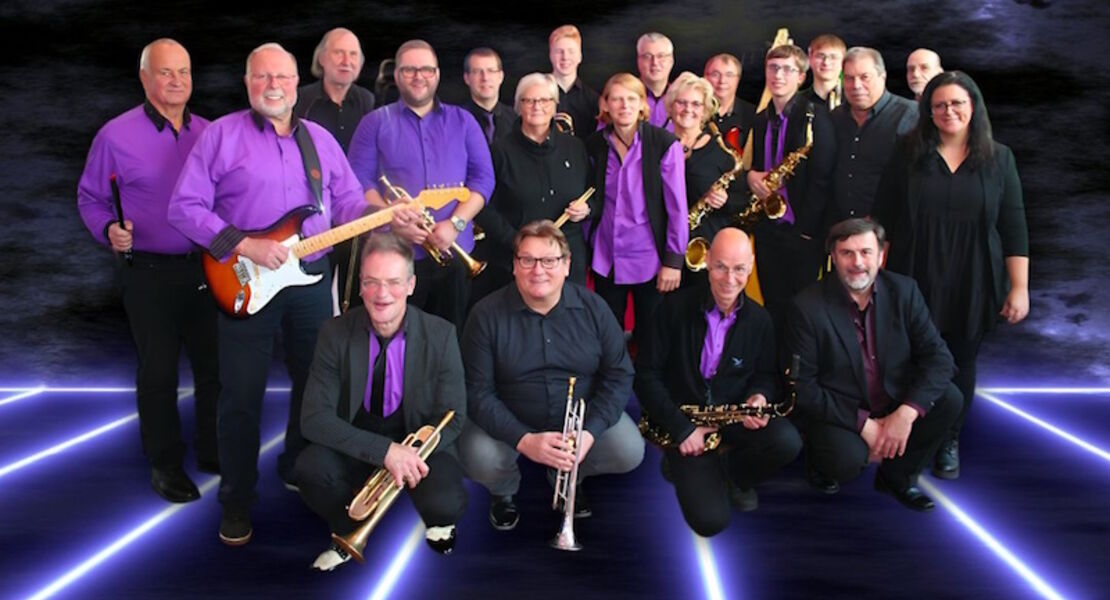 charly-mutschler-und-das-hinterland-jazz-orchestra-prasentierensanta-is-coming-around