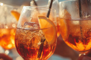 Spritz-Dampfer mit DJ - Tageskreuzfahrten 2026 - Party