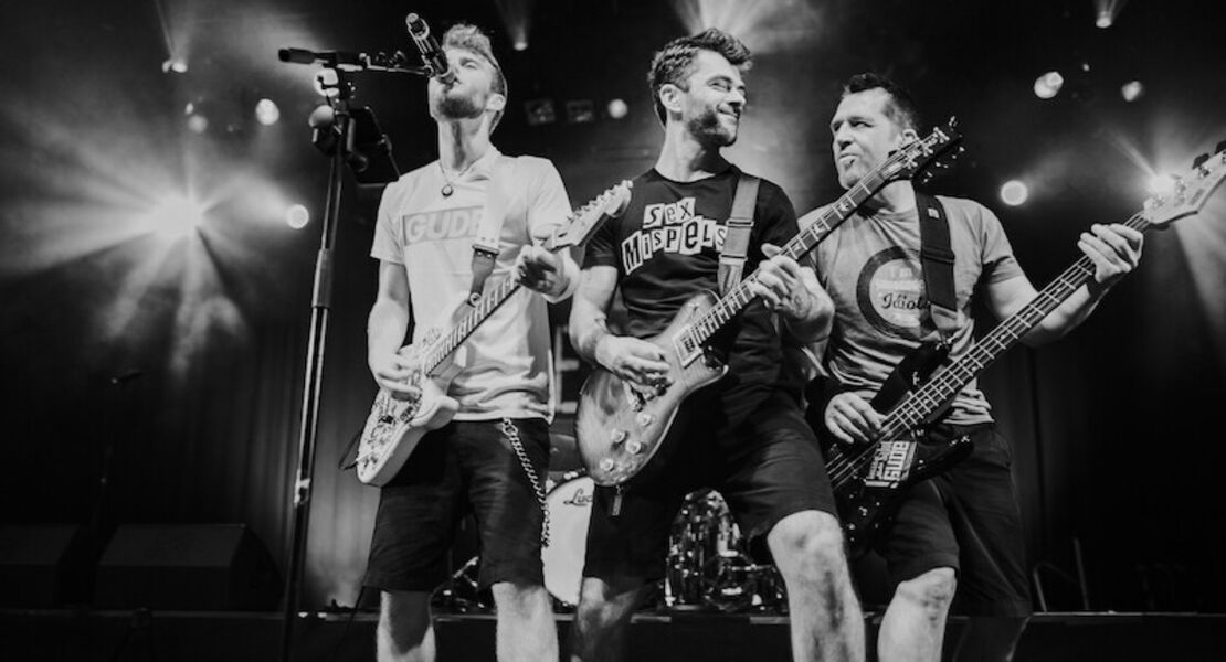 alex-im-westerland-die-toten-hosen-die-artze-tribute