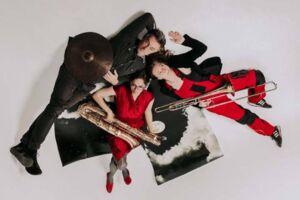 INSOMNIA BRASS BAND (d)