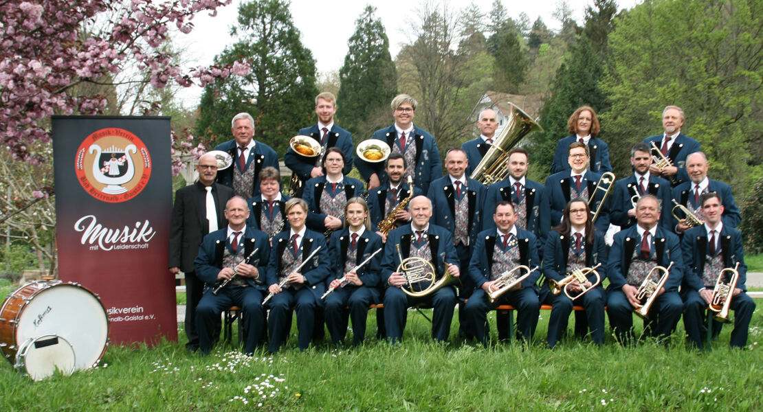 sommer-hocketse-mit-blasmusik