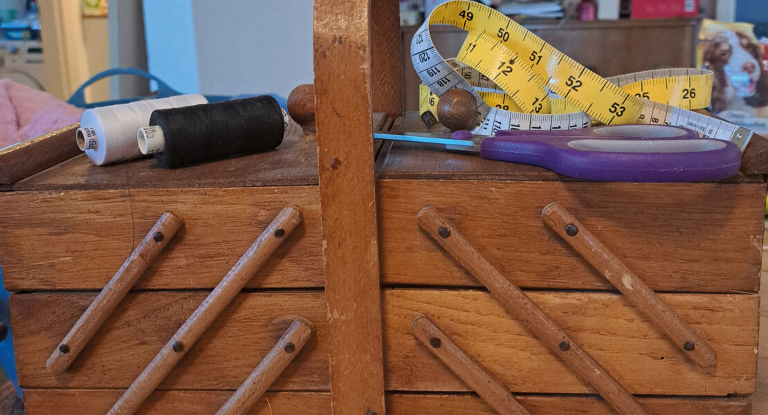 reparatur-oder-neu-knoten-oder-fadeln-von-perlketten