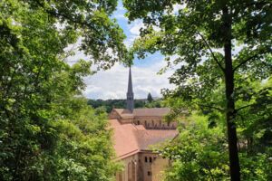 Vom Mittelalter ins 20. Jahrhundert – Kloster Maulbronn und Oldtimermuseum