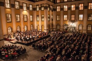 Traditionelle Schlosshofserenade