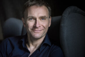 Thomas Nicolai: Maulberg - Noch einmal vier Wochen DDR laufen aus dem Ruder