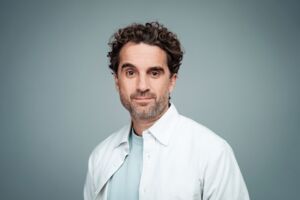 Oliver Wnuk & @kriegundfreitag - 'Besser wird's nicht'- die eingetunkte LeseShow mit den Cartoons