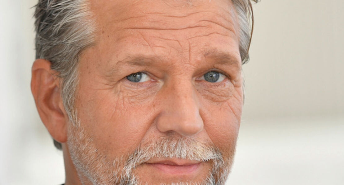 kai-wiesinger-liest-zuruck-zu-ihr