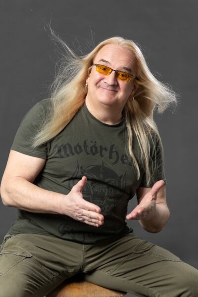 sven-hieronymus-rocker-vom-hocker-50-jahre-lange-haare