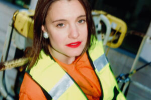 SOPHIA KENNEDY - Squeeze Me live