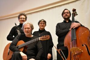 Bei Einbruch der Dunkelheit - Ein literarisch-musikalisches Programm über das Menschsein und die Menschenwürde