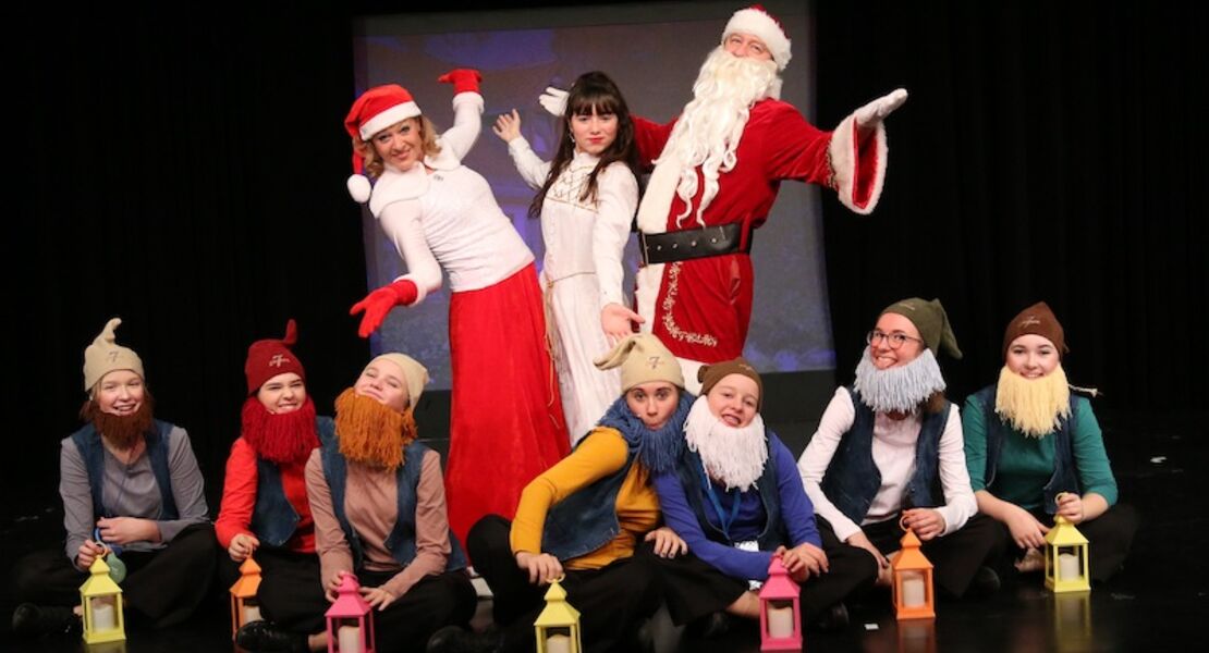 schneewittchen-neu-gekusst-eine-weihnachtliche-kinderrevue-fur-die-ganze-familie
