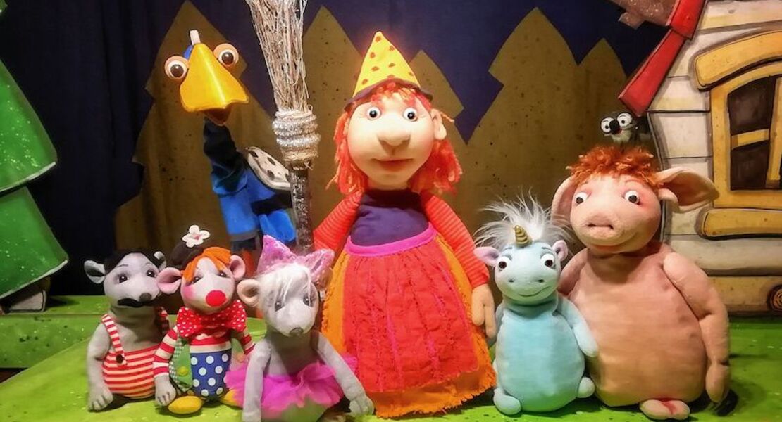 die-kleine-hexe-und-das-himmelblaue-einhorn